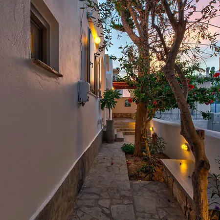 Silver Ammos Apartment