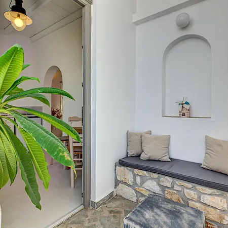 Silver Ammos Apartment *