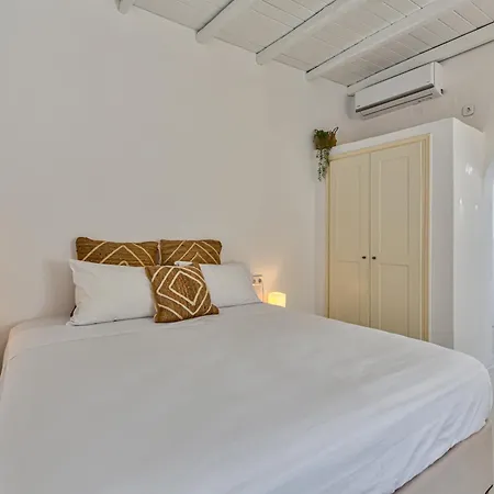 Apartment Silver Ammos